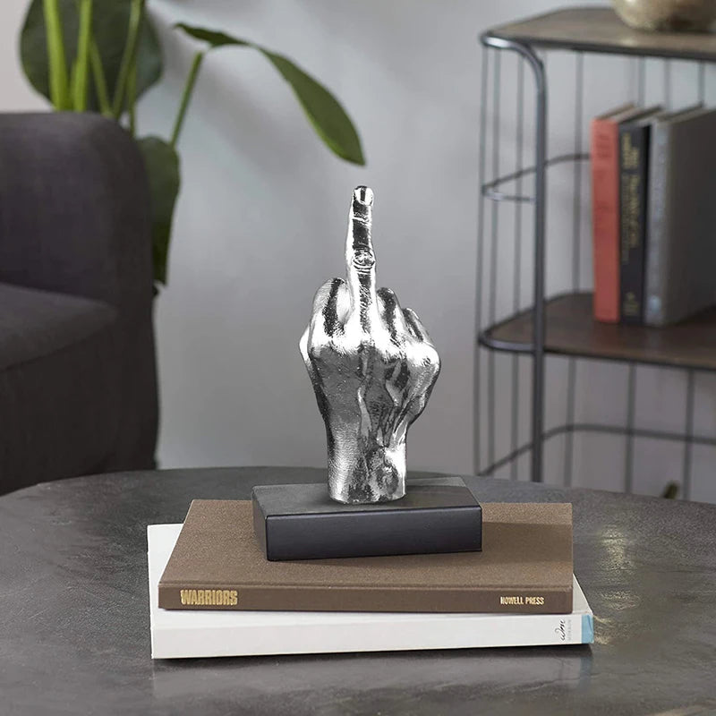 Escultura de Dedo Médio em Resina - Decoração Criativa para Ambientes Modernos