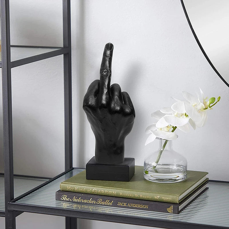 Escultura de Dedo Médio em Resina - Decoração Criativa para Ambientes Modernos